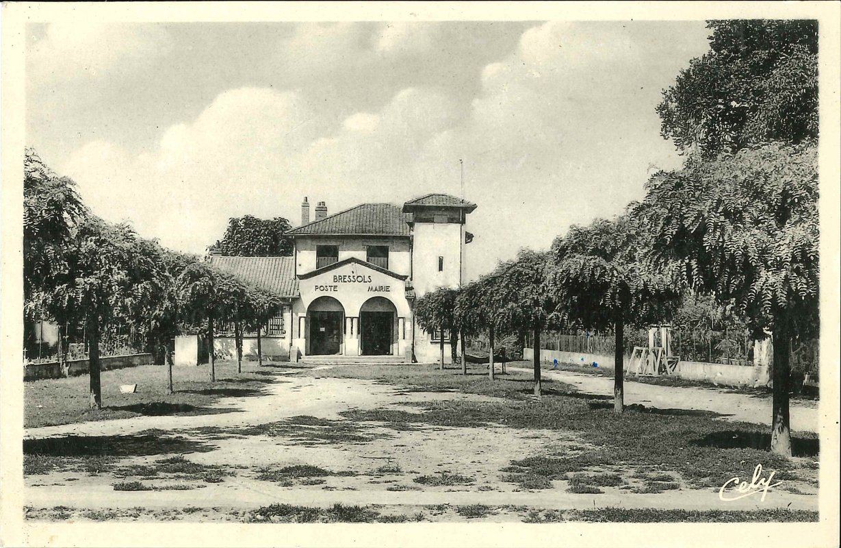 Photo en noir et blanc de La Poste en 1952