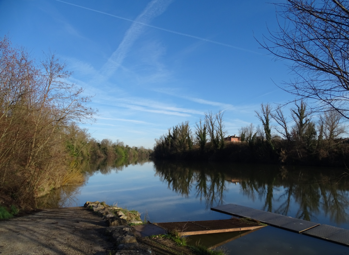 Ponton d'accès de l'aviron vue sur le Tarn