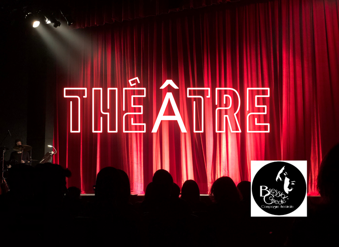 visuel salle de théâtre publique rideau rouge